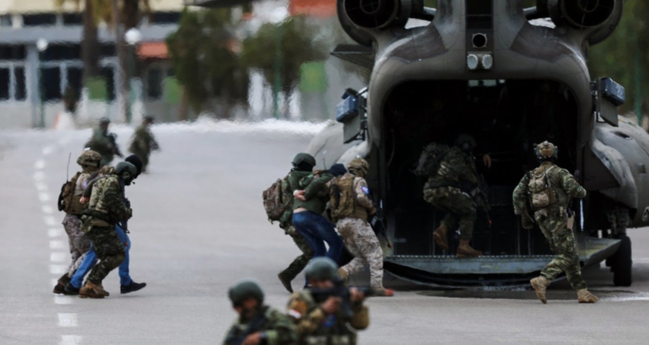 yunanistanda acil durum emri vJlWgmLs