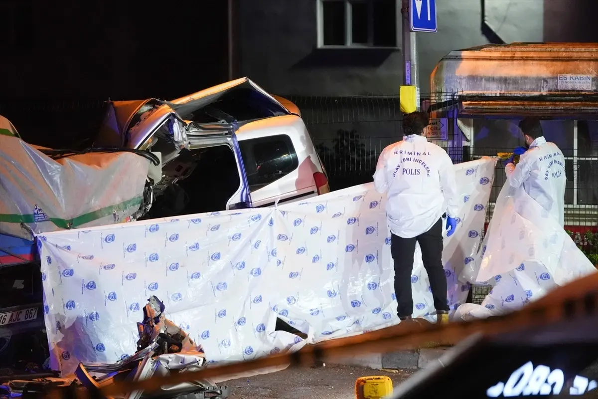 sultanbeylide trafik kazasi 1 olu 1 yarali b9dRnVYk.jpg