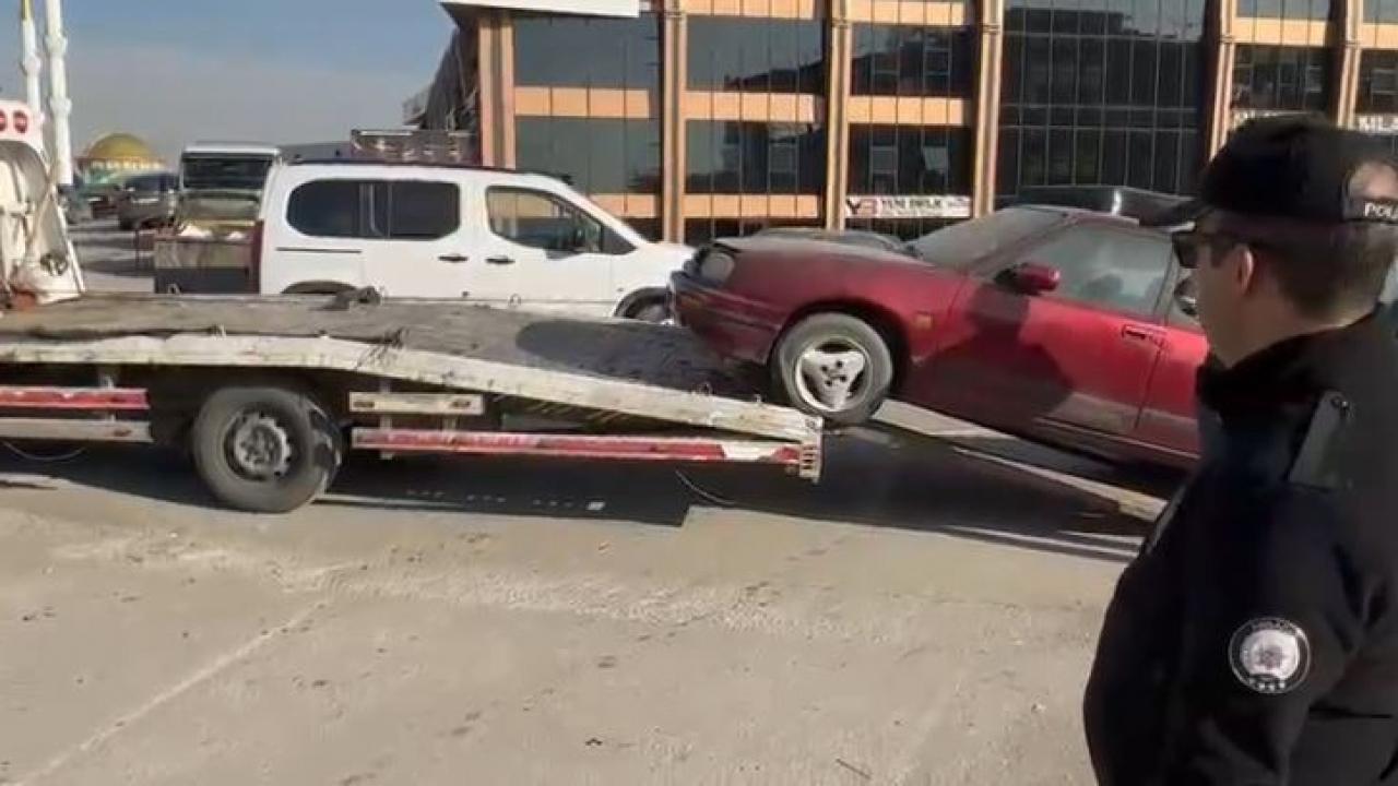 ankarada hurda arac temizligi cok sayida arac trafikten men edildi A47tjfwK.jpg