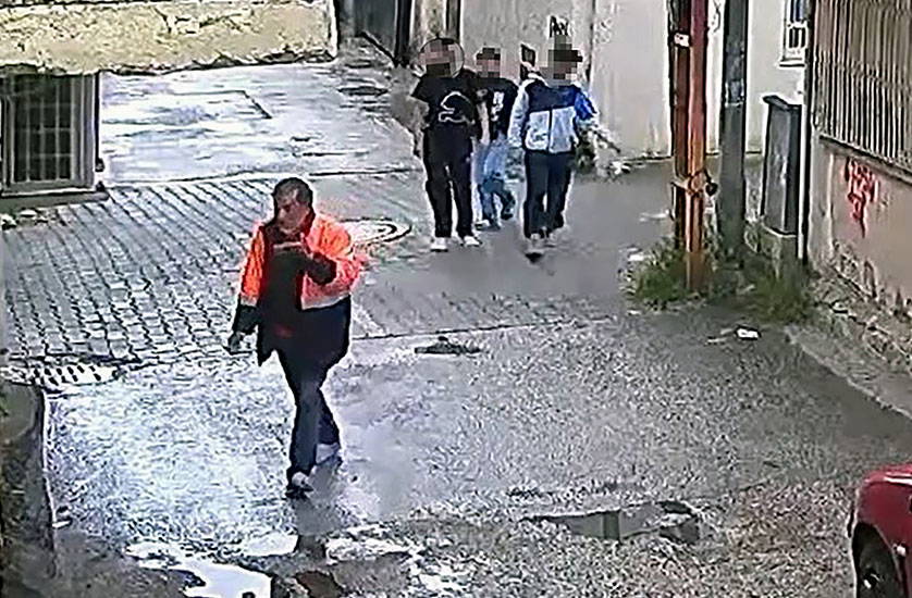 Evsiz Yurttaşa Saldıran Üç Çocuktan Birine Ev Hapsi Verildi